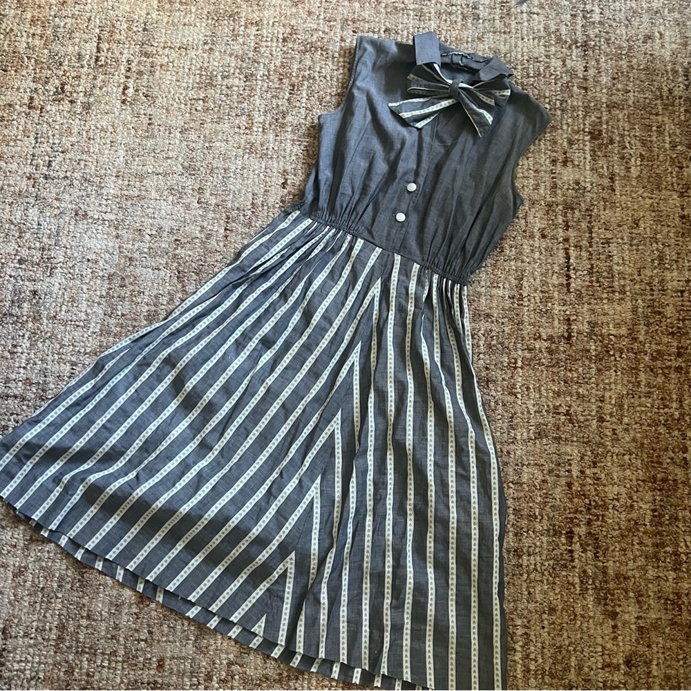 Vintage 1950’s Sleeveless Cotton Daydress